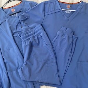 Dickies EDS scrub set in Ciel blue. Only worn a few times!